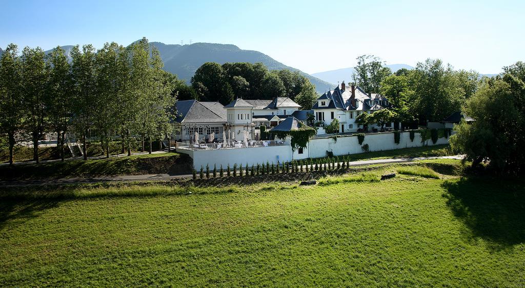 Hotel Les Saints Peres Montagnole Exterior foto