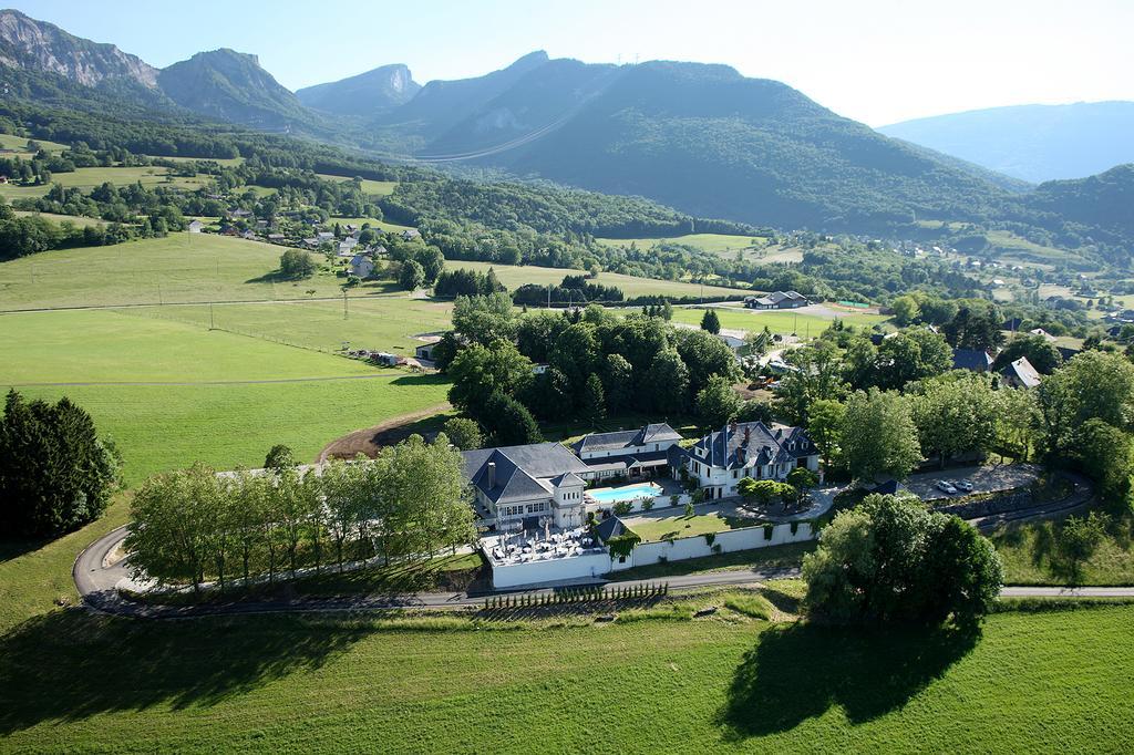 Hotel Les Saints Peres Montagnole Exterior foto