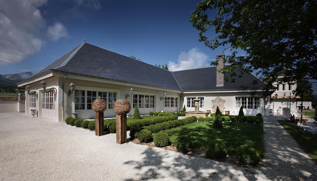 Hotel Les Saints Peres Montagnole Exterior foto