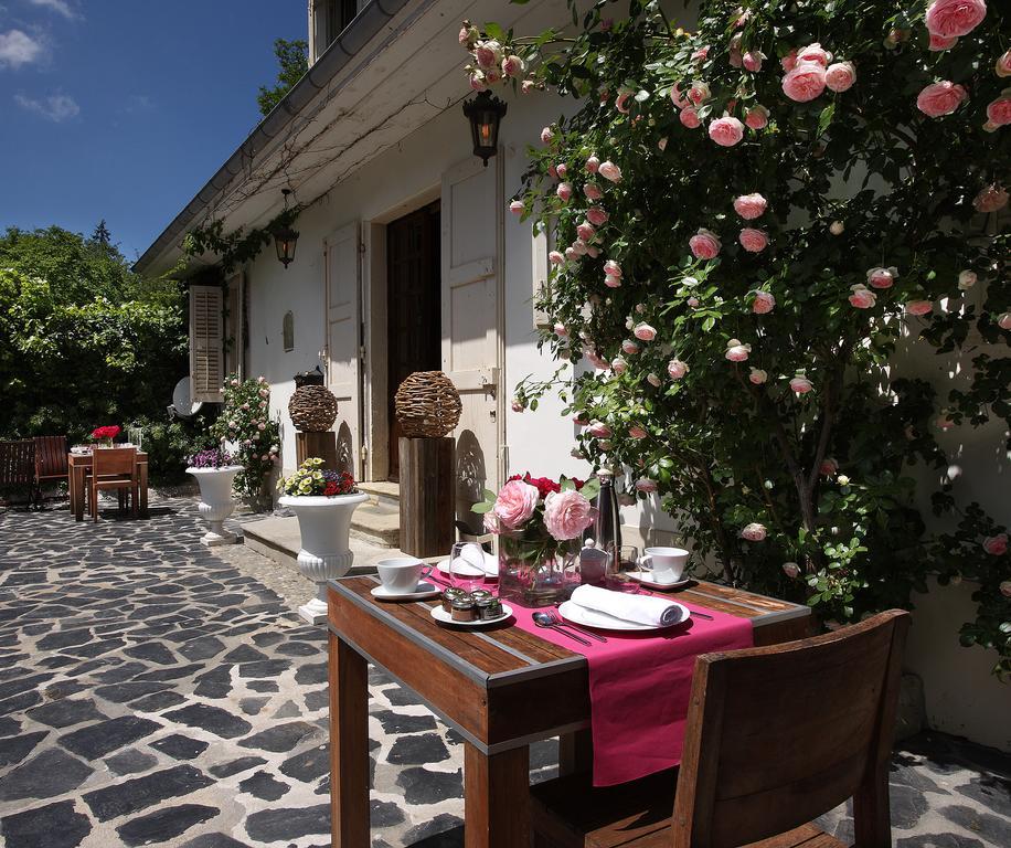 Hotel Les Saints Peres Montagnole Exterior foto