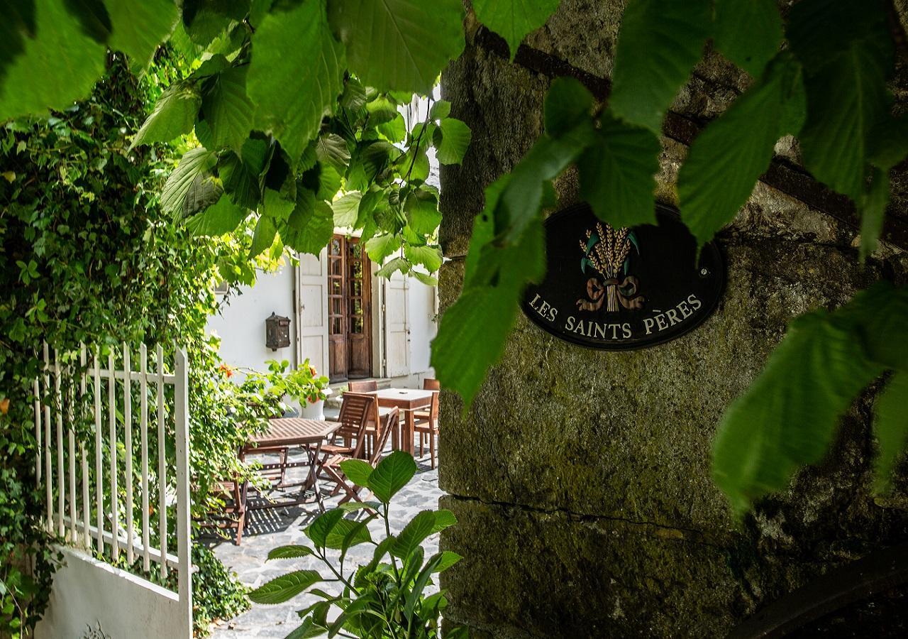 Hotel Les Saints Peres Montagnole Exterior foto