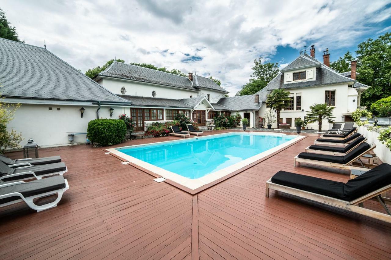 Hotel Les Saints Peres Montagnole Exterior foto