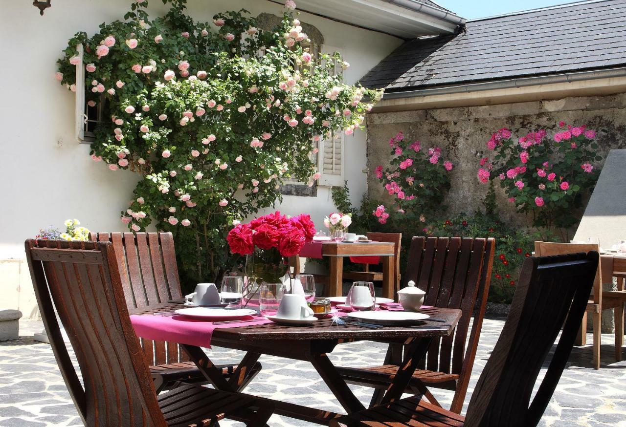 Hotel Les Saints Peres Montagnole Exterior foto