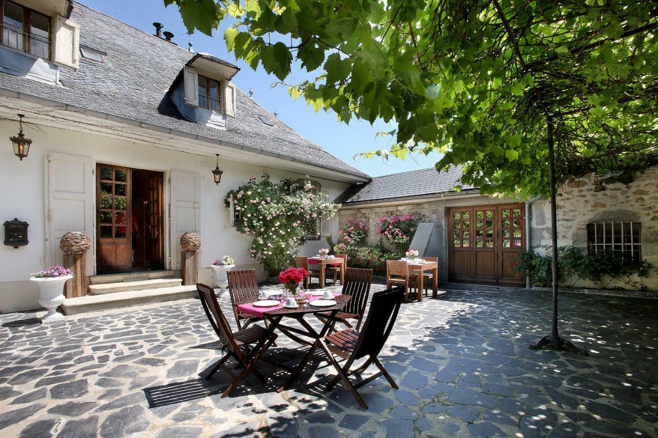 Hotel Les Saints Peres Montagnole Exterior foto